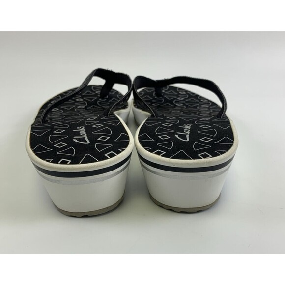 Clarks Liya Bevin Sandal Thong Slip On Low Wedge Black Metallic Cut Out Women 11 - Picture 7 of 15